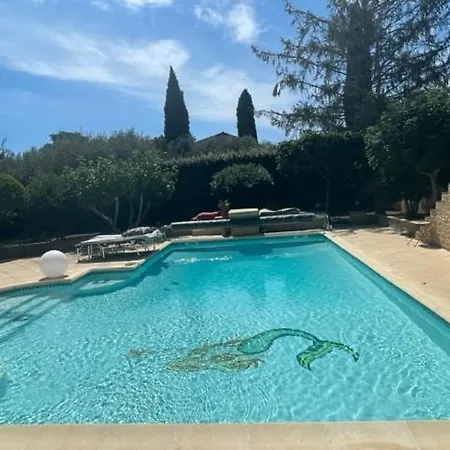 Avec Piscine Apartament *