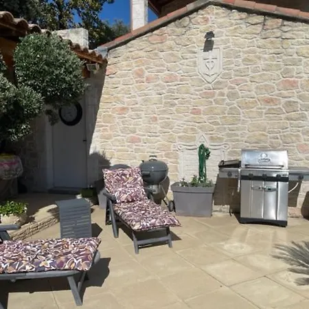 Apartament Avec Piscine