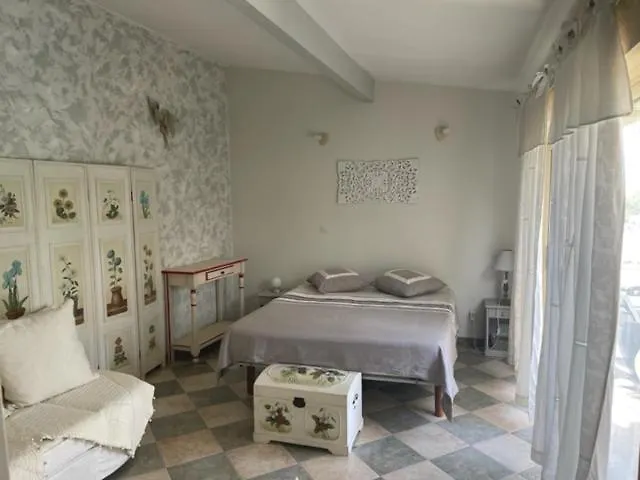Avec Piscine